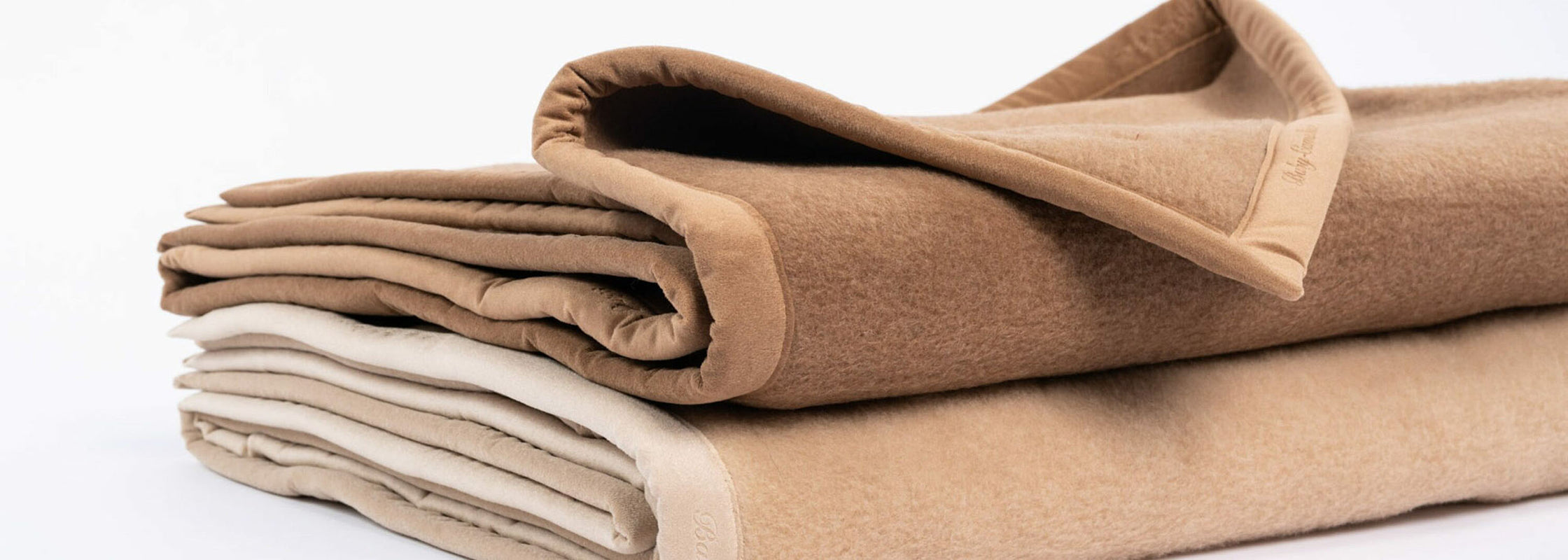 Ritter Decken – Hochwertige Wolldecken Naturhaardecken 