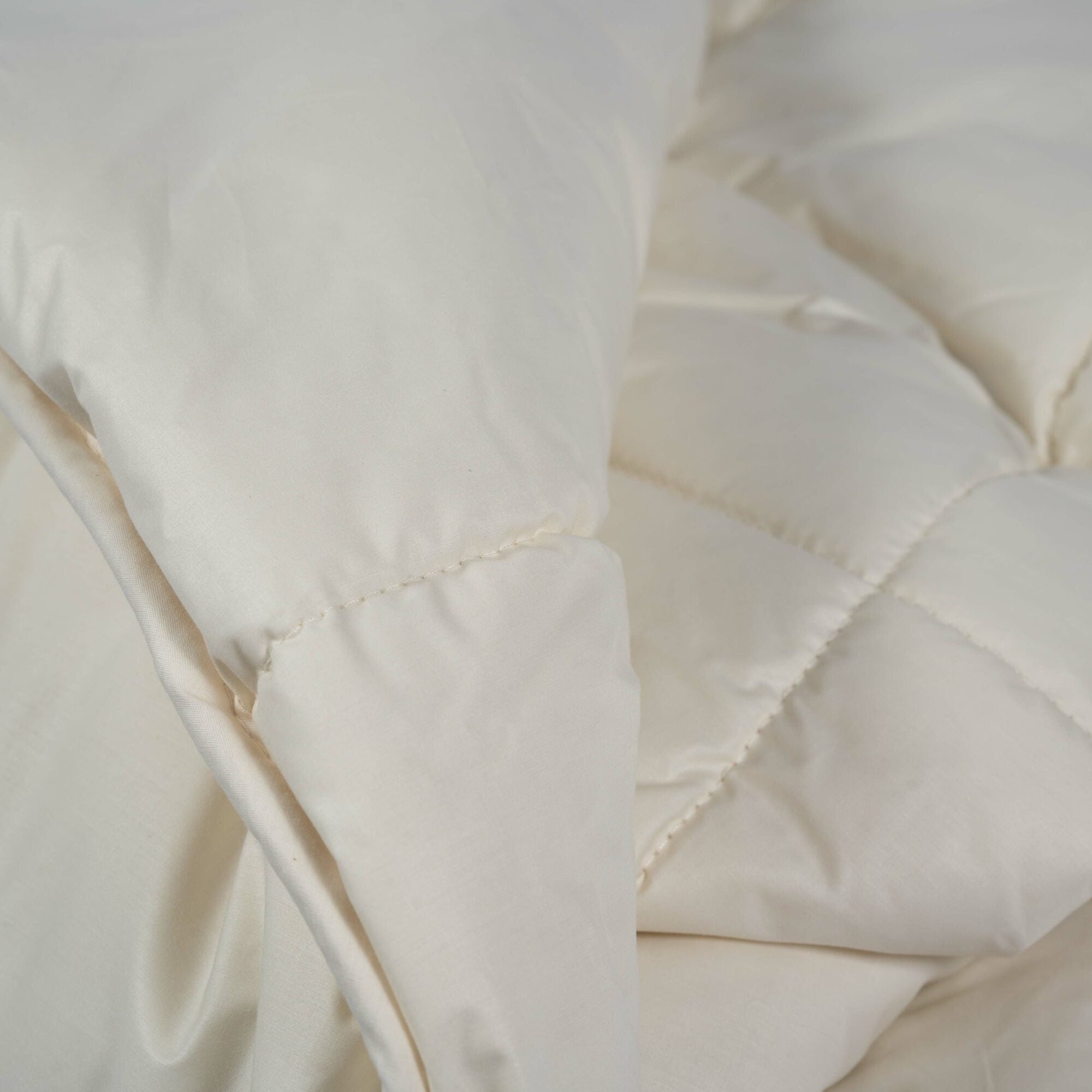 Alpaka Steppdecke Ritter Decken Nahaufnahme Verarbeitung