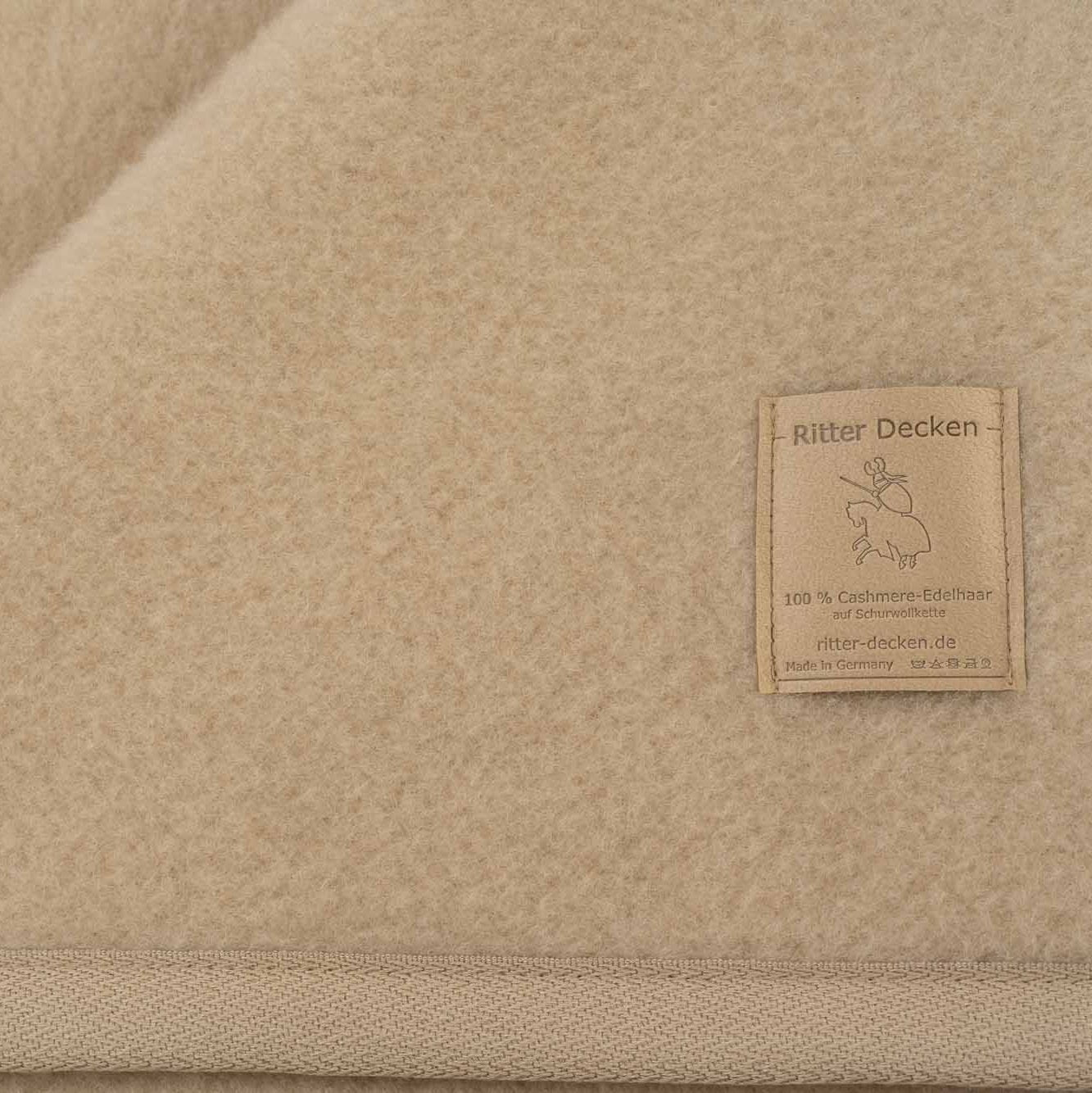 Cashmera Kaschmirdecke in creme im Detail