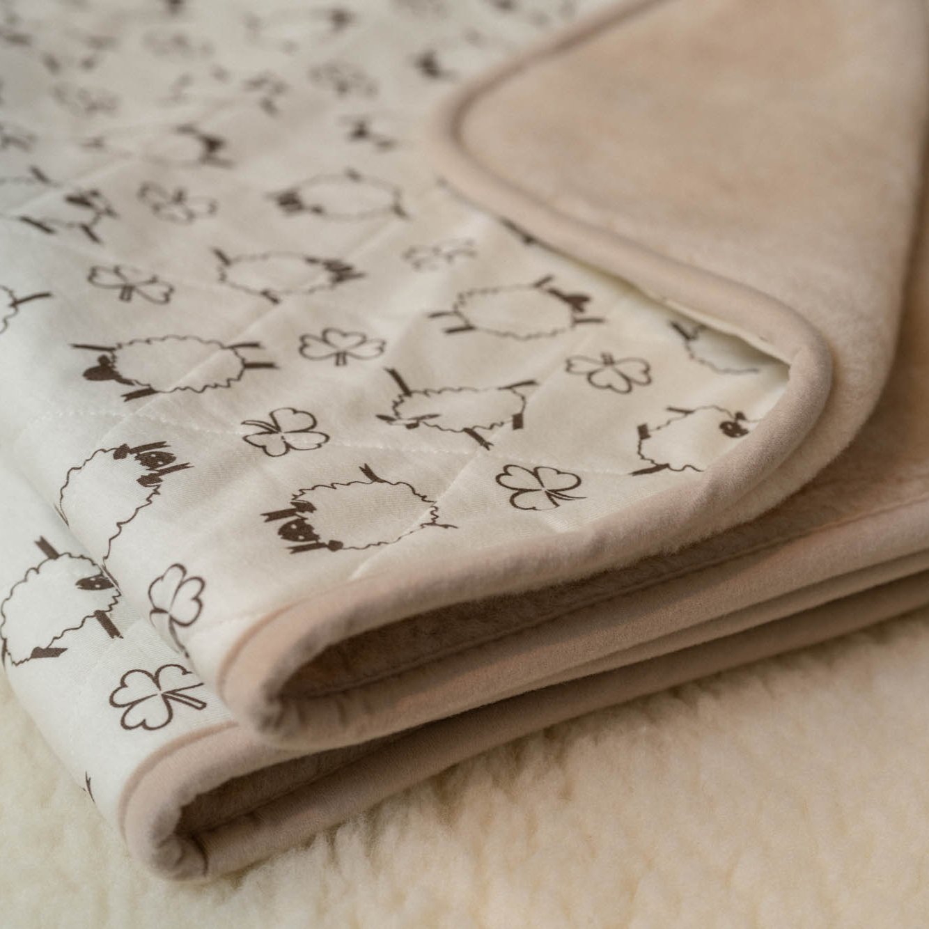 Flokati Moka Kinder Wollflor Decke im Detail