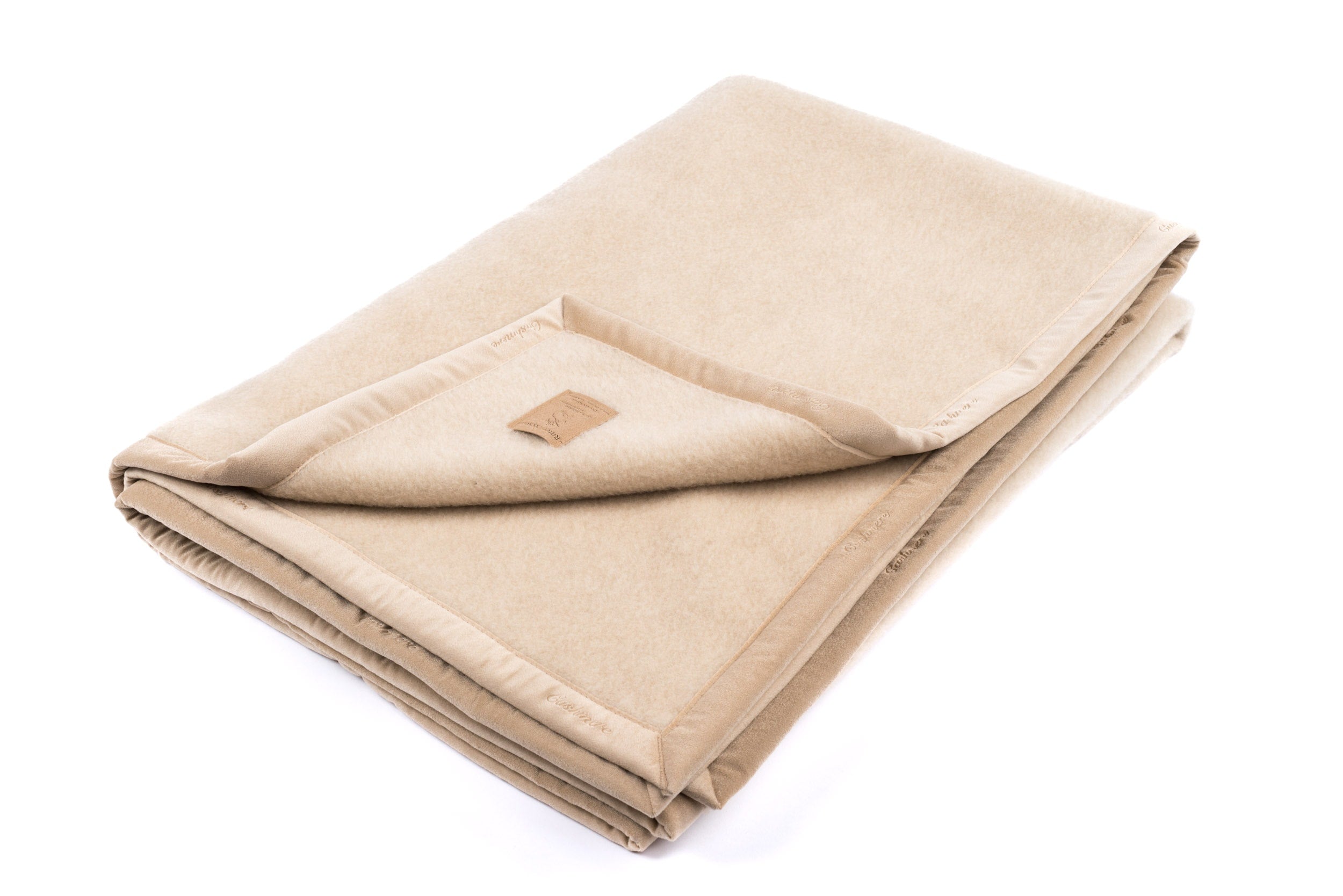 Gefaltete Kirman Schah Kaschmirdecke in creme von Ritter Decken