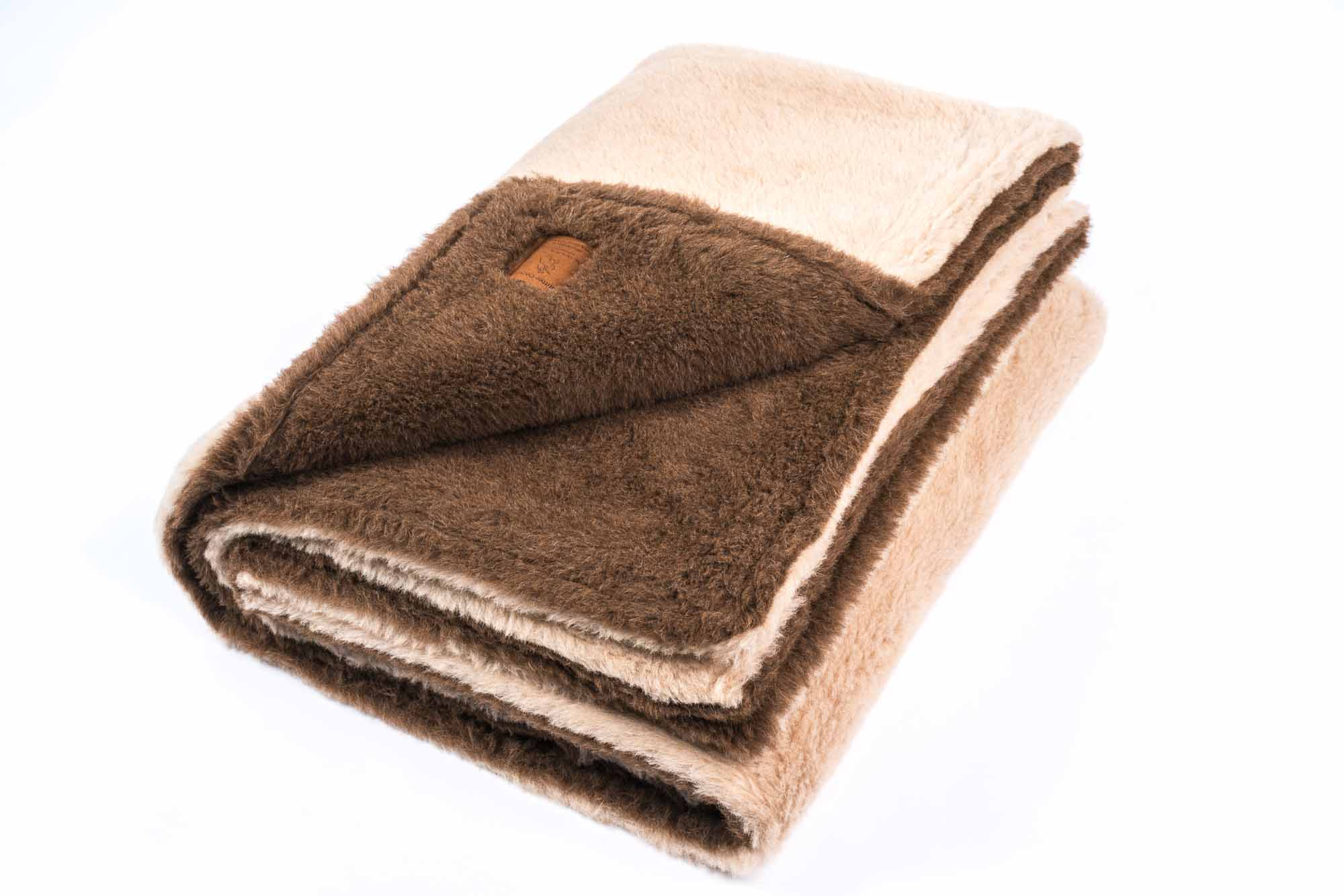 Gefaltete La Paz Alpakadecke in braun/beige