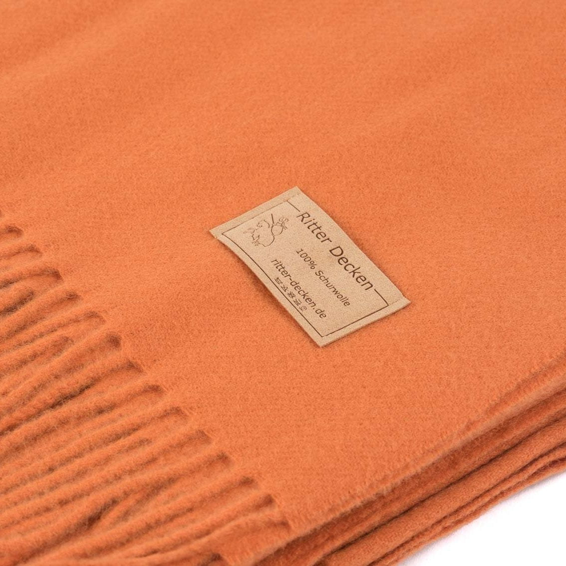 Luzern Schurwollplaid in terra im Detail