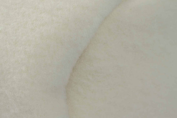 Nackenrollenbezug Schurwolle in naturweiß im Detail