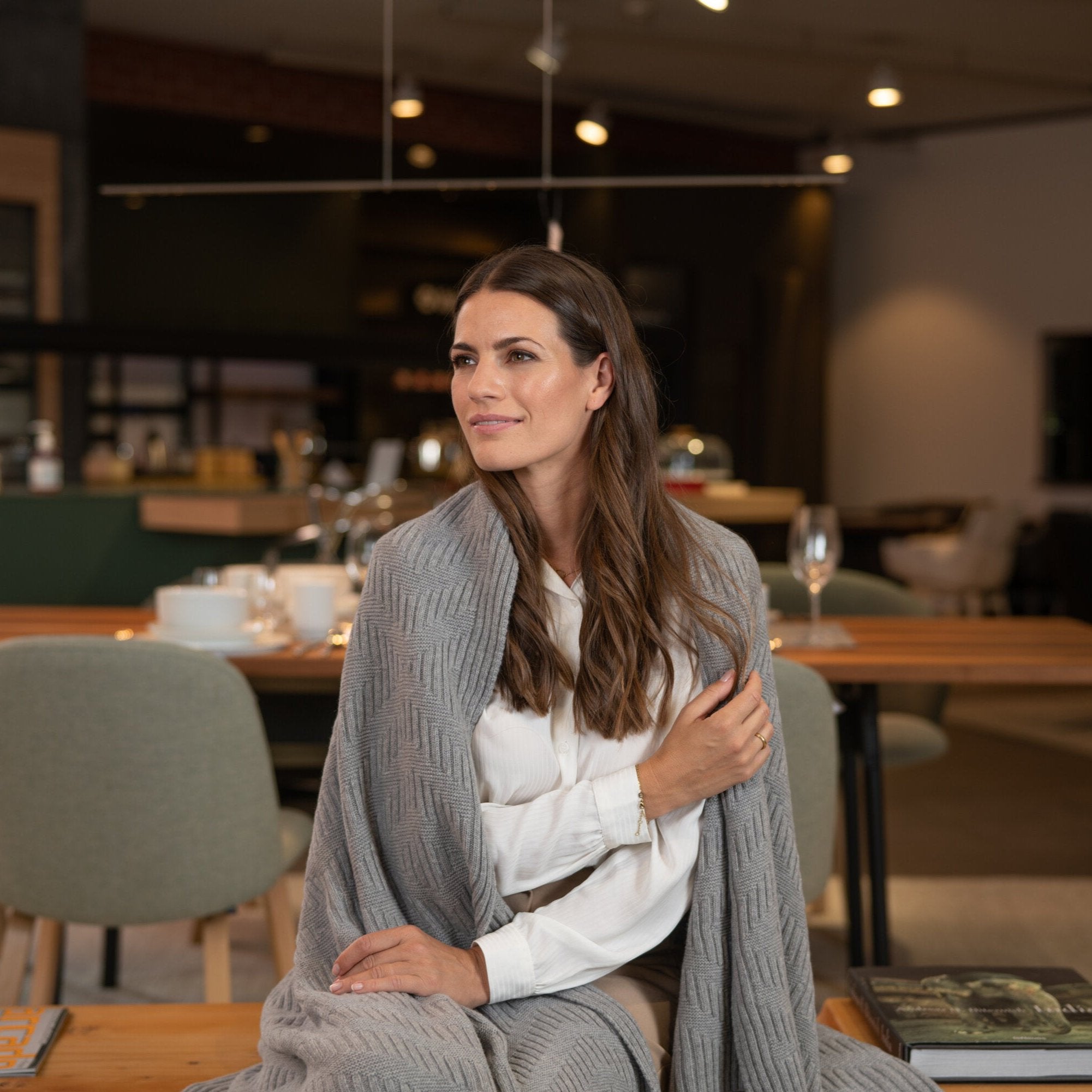 Ritter Decken Strickplaid Schurwolle Portimao Silber Model1